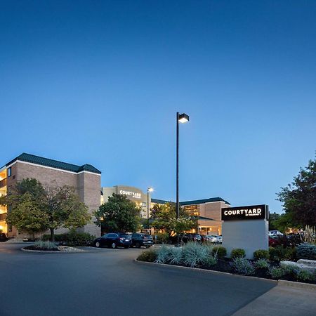 Courtyard Cleveland Beachwood Exterior foto